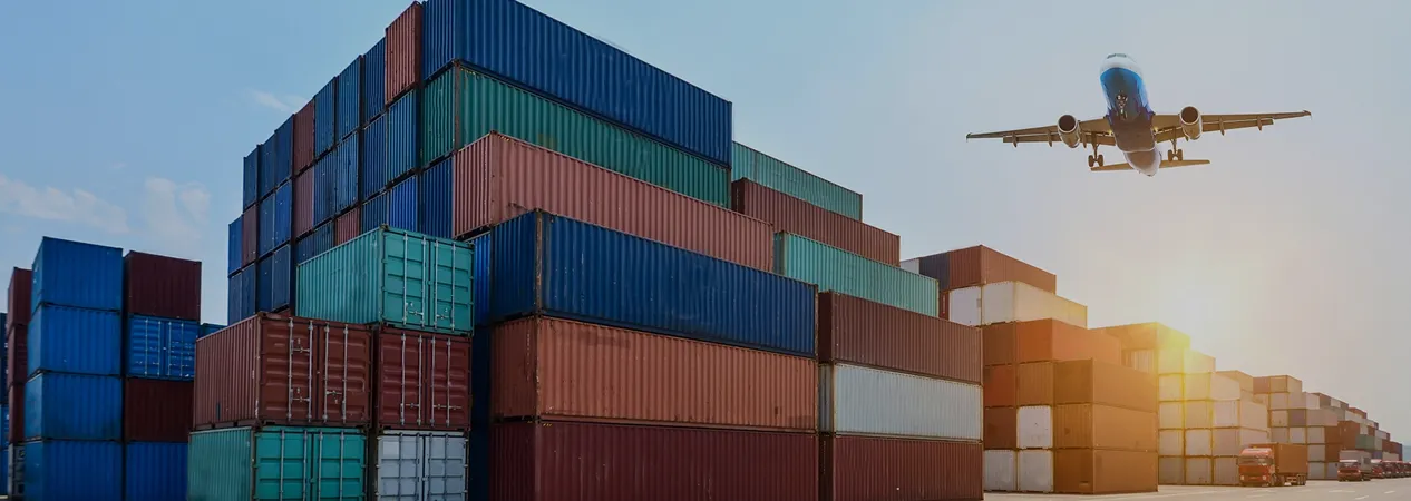 Containers and aircraft